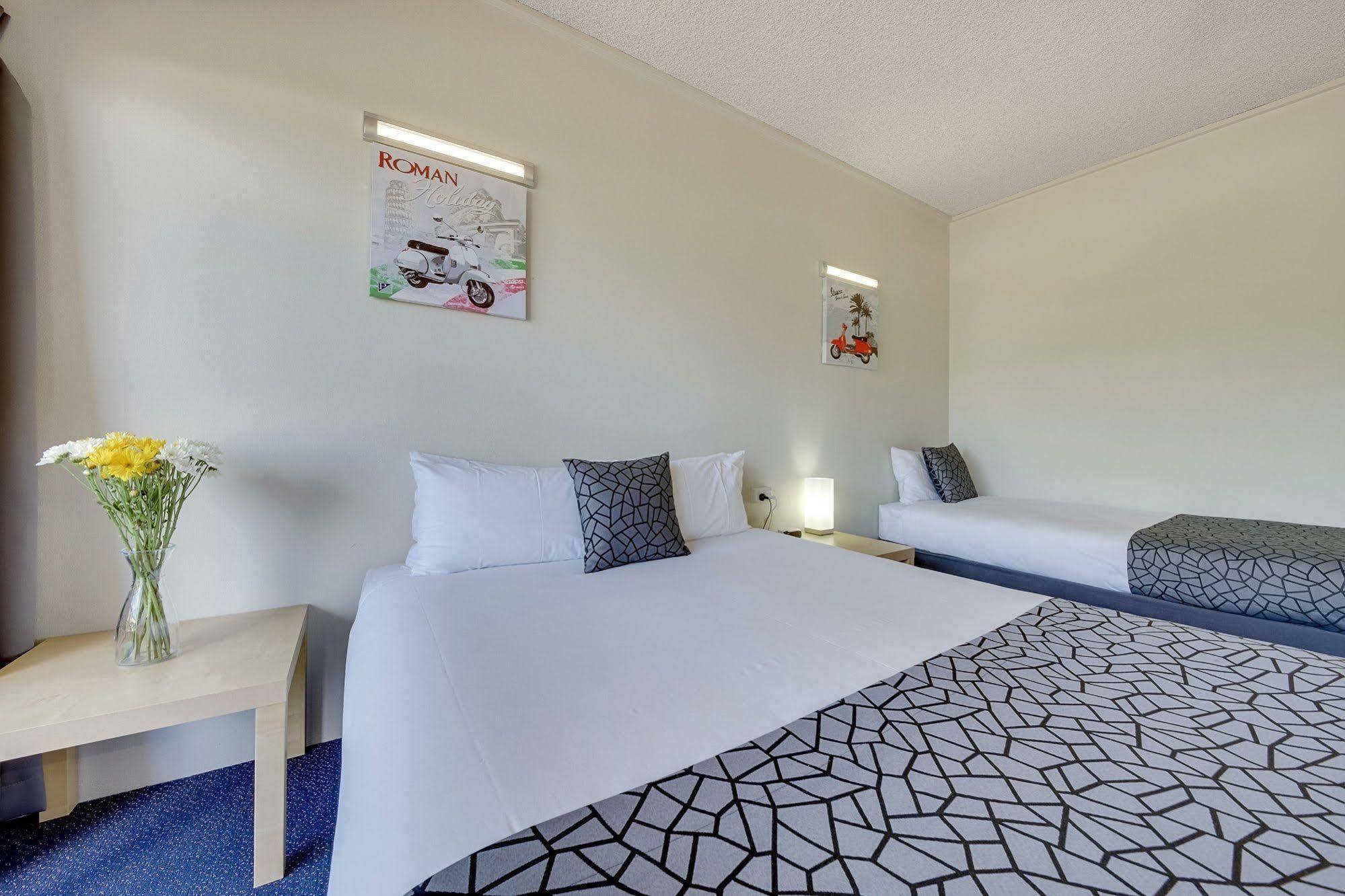 Camelot Motel Гладстон Екстериор снимка