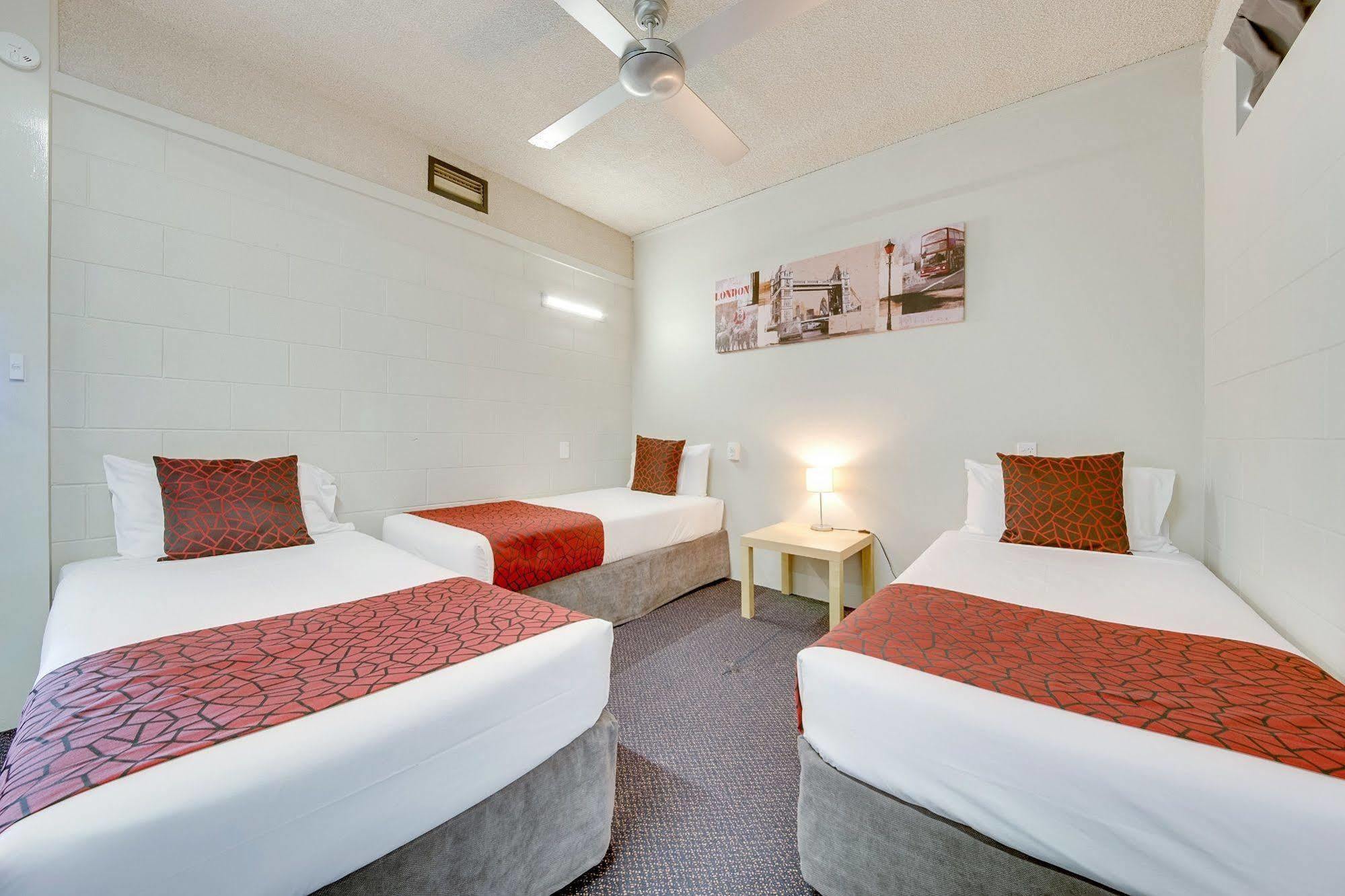 Camelot Motel Гладстон Екстериор снимка